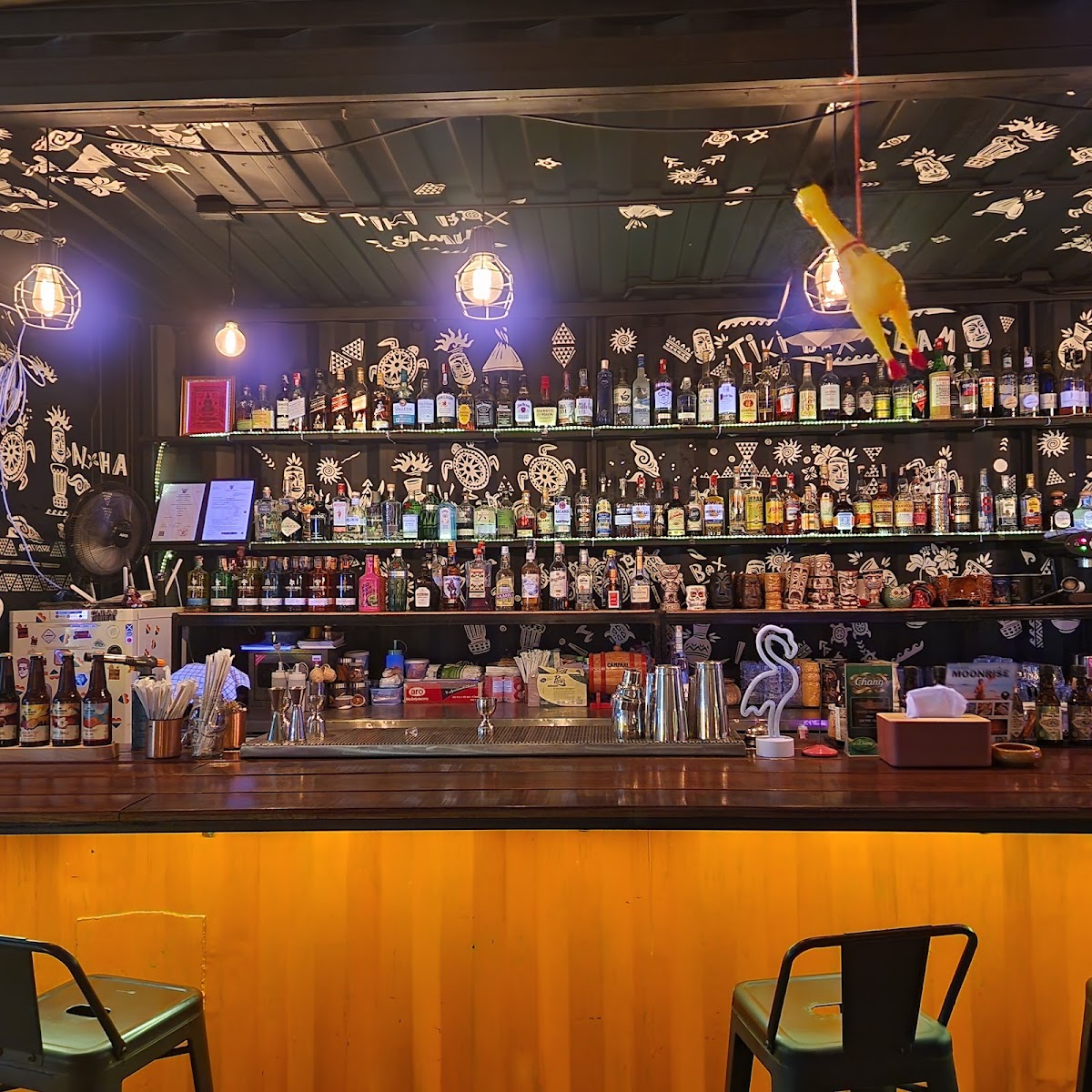 Tikibox Bar - Photo 3