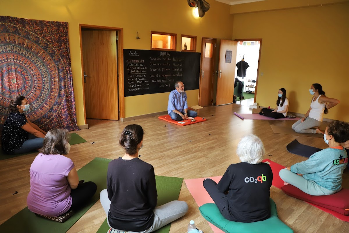 RAIZ - Yoga e Terapias — 3