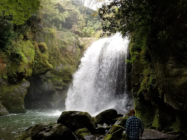 Ameushino Falls 1