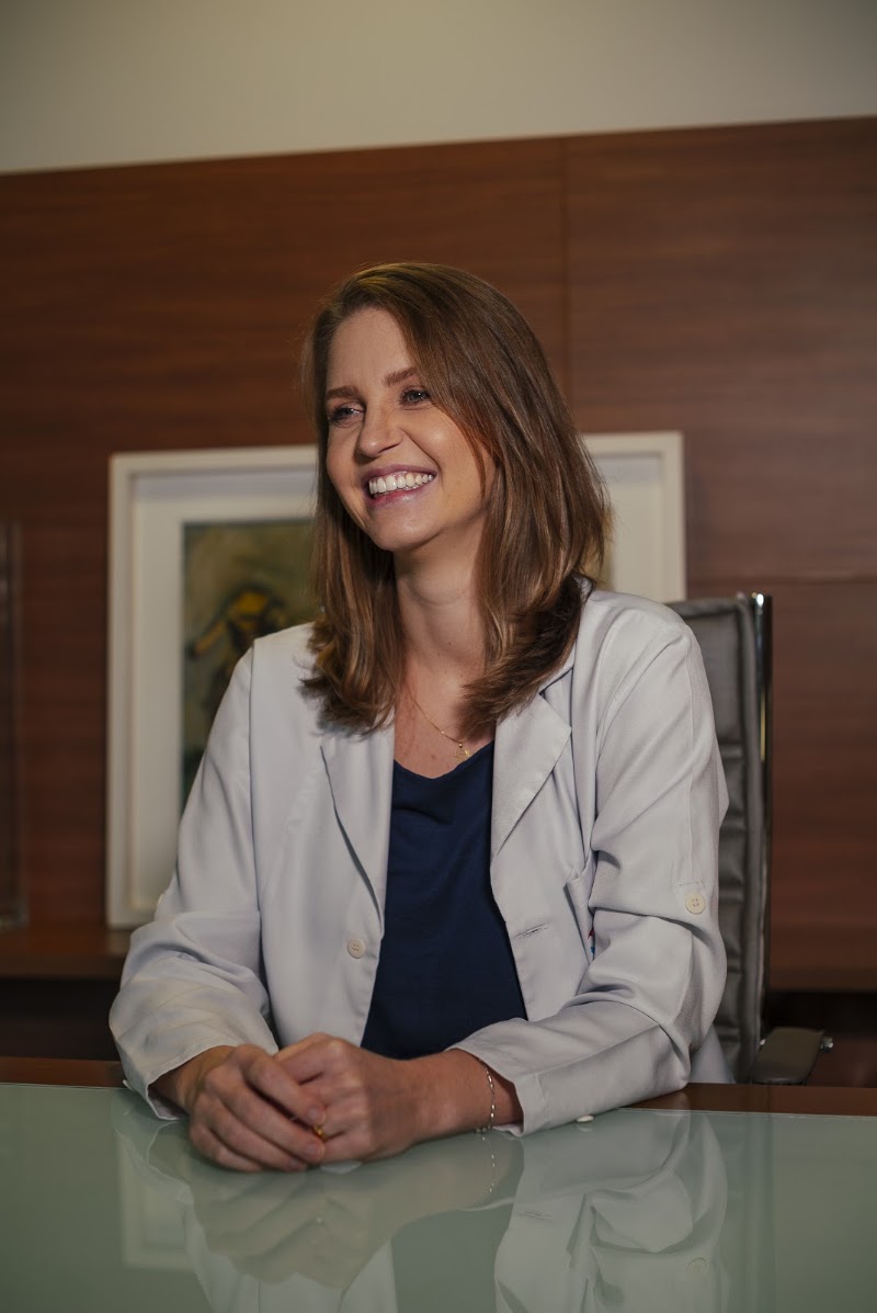 Dra. Izabela Willemann l Ginecologista - Endometriose e Cirurgia Robótica