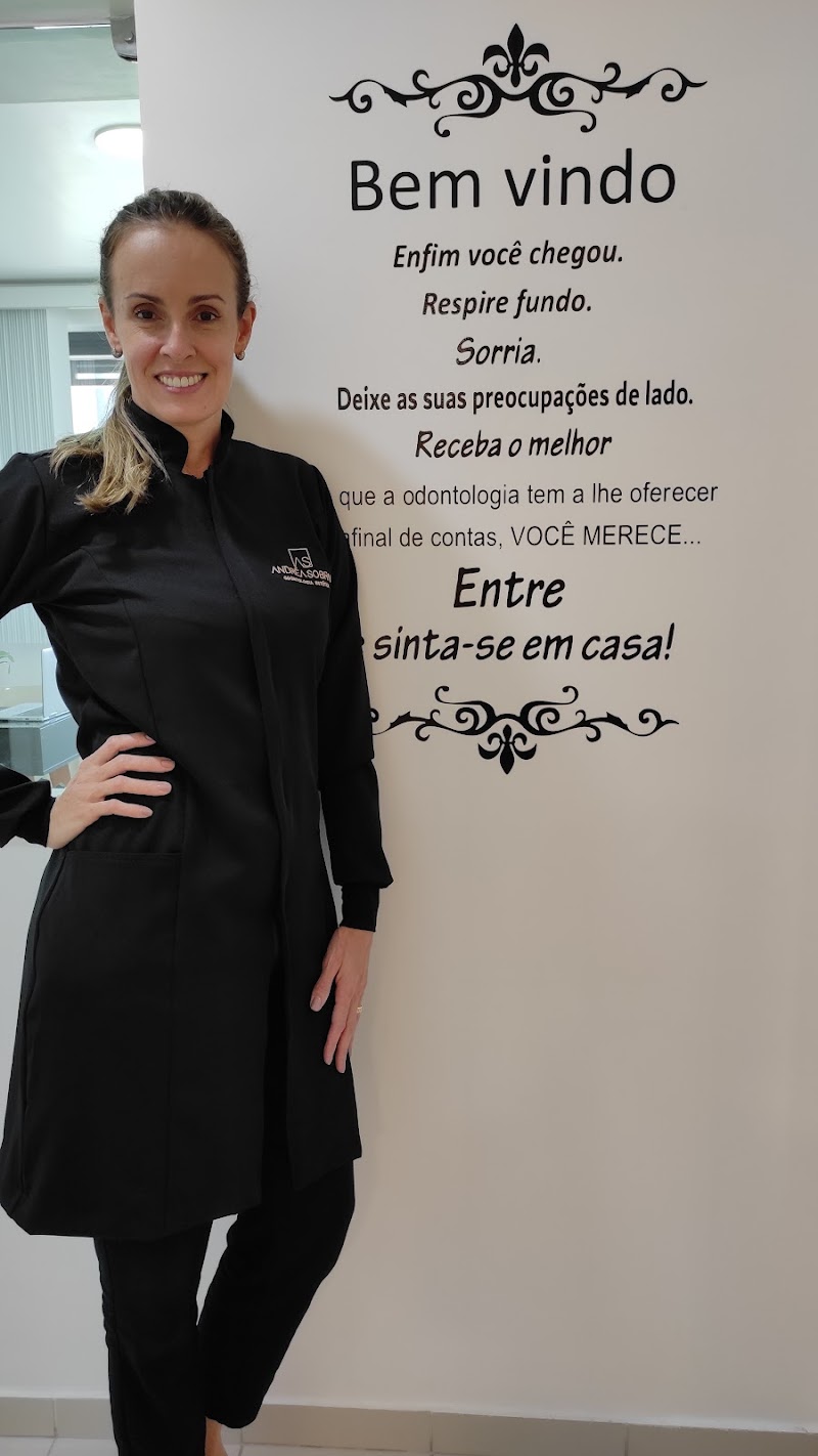 Drª. Andréa Sobral | Dentista em Vitória