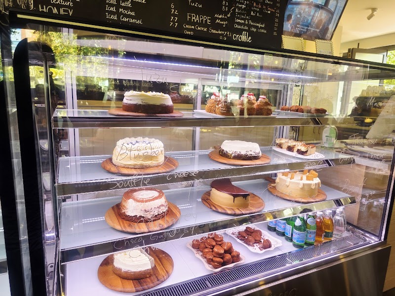 Tiara Dessert Cafe photo 6