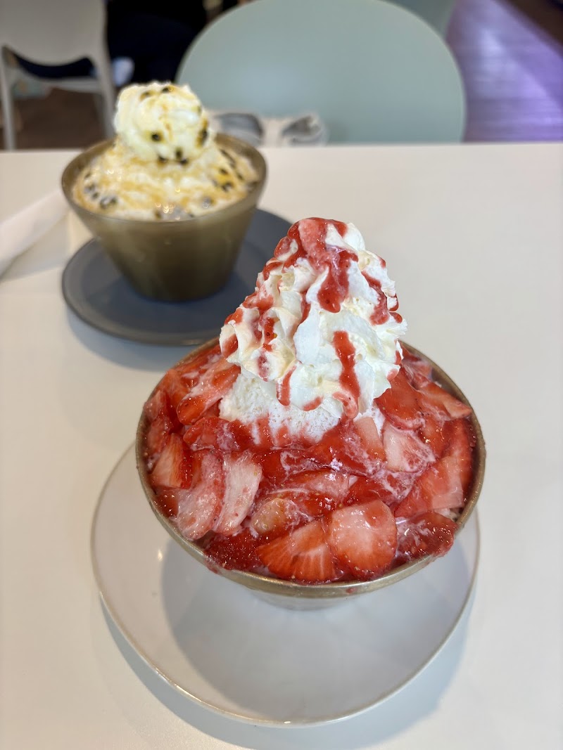 Tiara Dessert Cafe photo 8