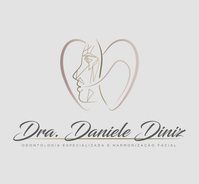 Dra. Daniele Diniz de Aquino - Implantes Dentários - foto 2