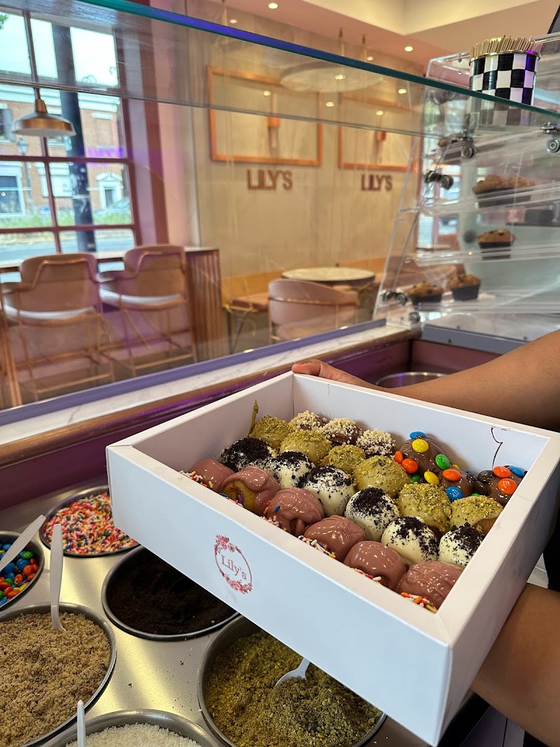 Lily's Chocolate & Coffee photo 3