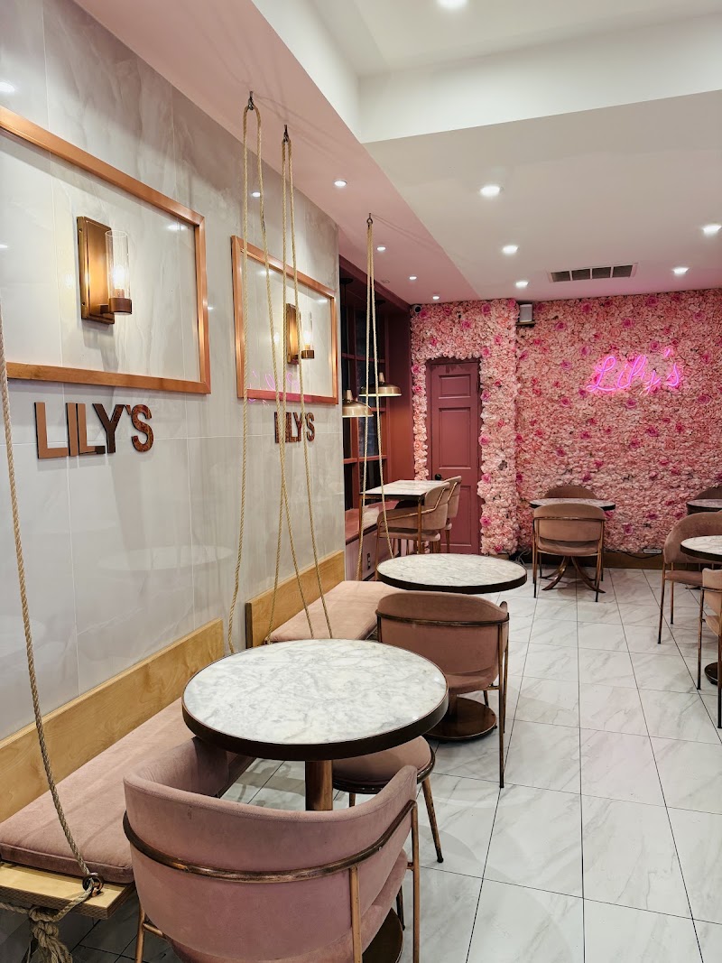 Lily's Chocolate & Coffee photo 3