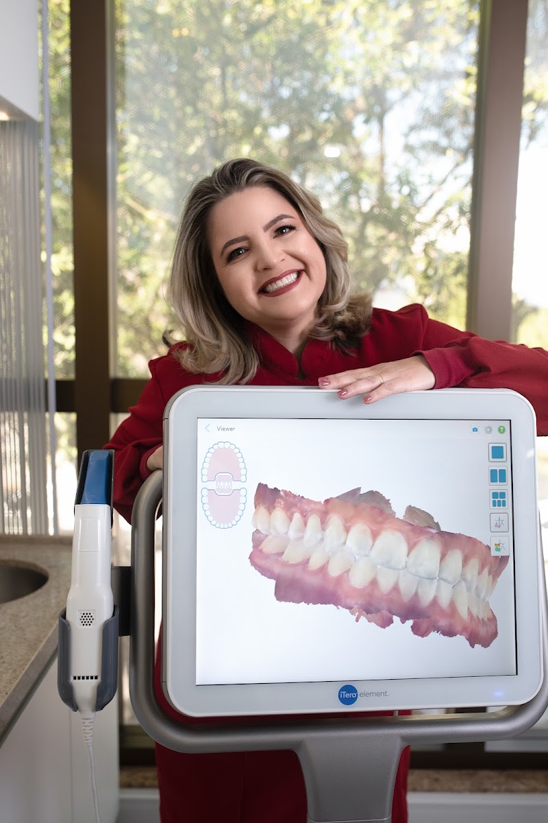 Valéria Meneli Odontologia