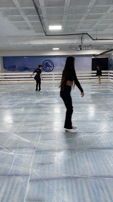 Ice Adventure – Centro Comercial Centro Plaza exterior — Caracas (Chacao), Miranda, Venezuela