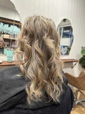 Shandell Marie Hairdresser photo 3