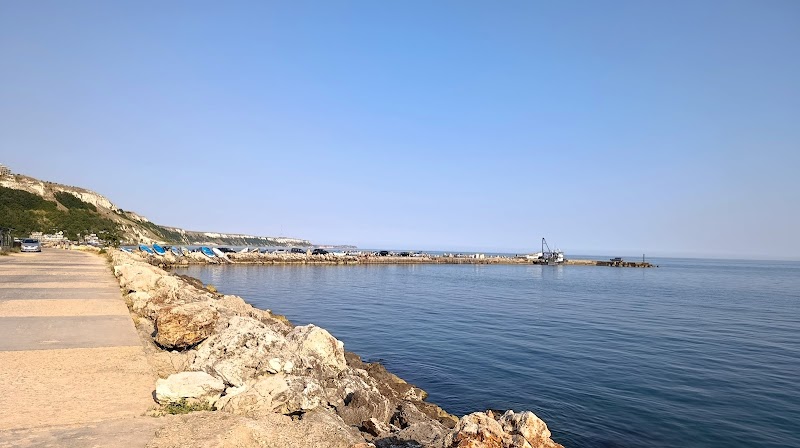 Крайбрежна алея Каварна