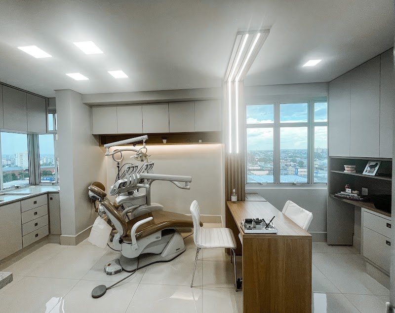 Dra. Paula Moreira | Clínica Odontológica | Clareamento Dental em Uberlândia - foto 1