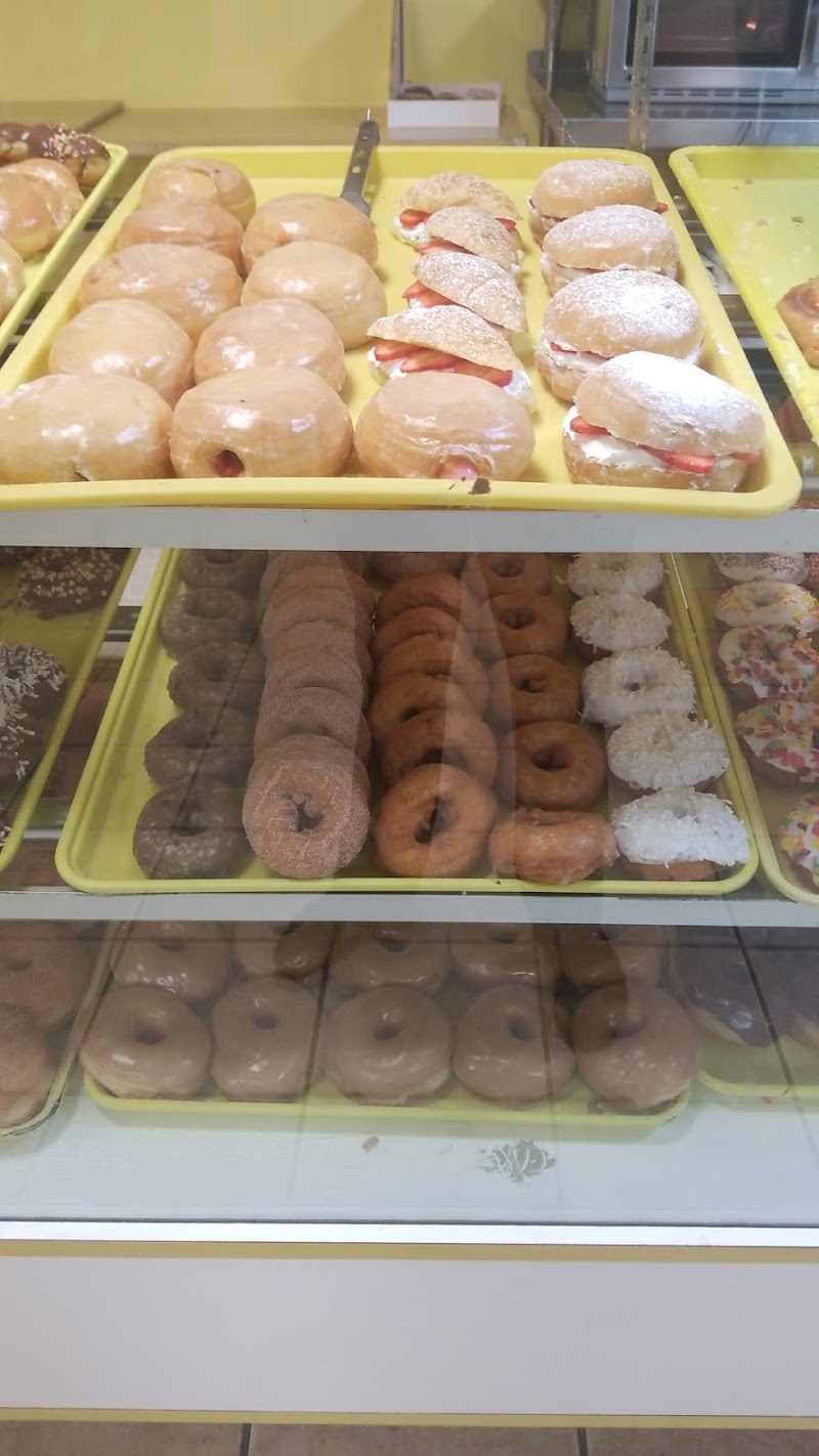 Daylight Donuts Liberal photo 3