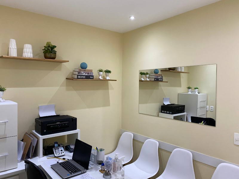 Dra Juliana Brasil - Endodontia Microscópica em Catete, Rio de Janeiro - RJ