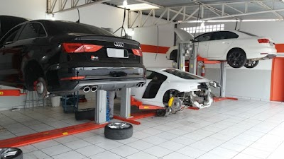 Foto de J Fleck Oficina Especializada AUDI - PORSCHE - VW Import