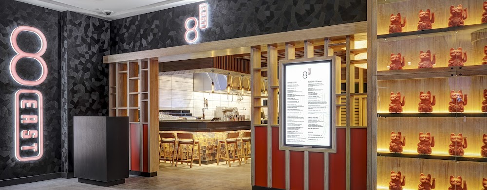8 East fotoğraf 1