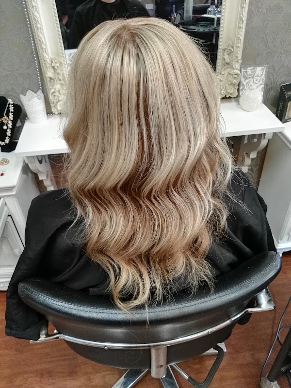 Hair On Oxley photo 1