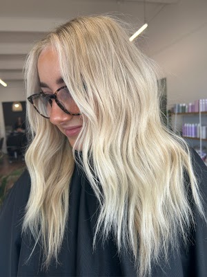 Oak Hair Bar photo 2