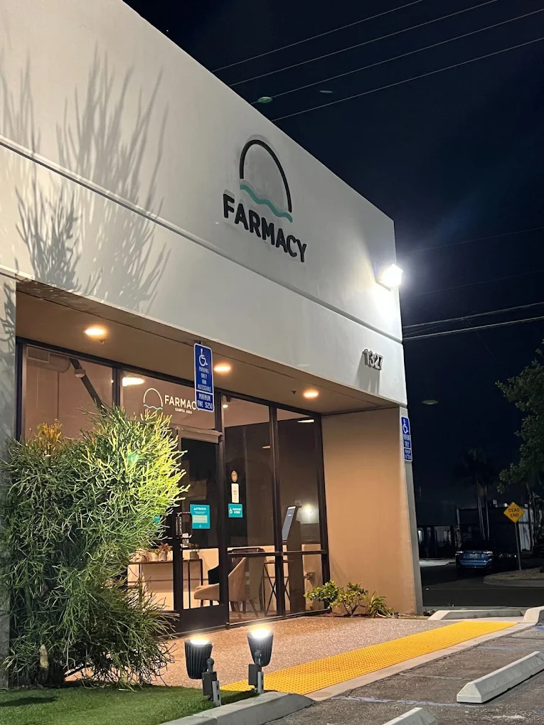 Video tour of Farmacy Santa Ana retail environment