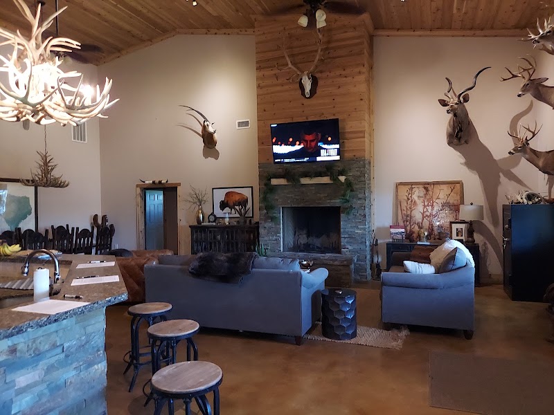 MMK Outfitters - Photo 1