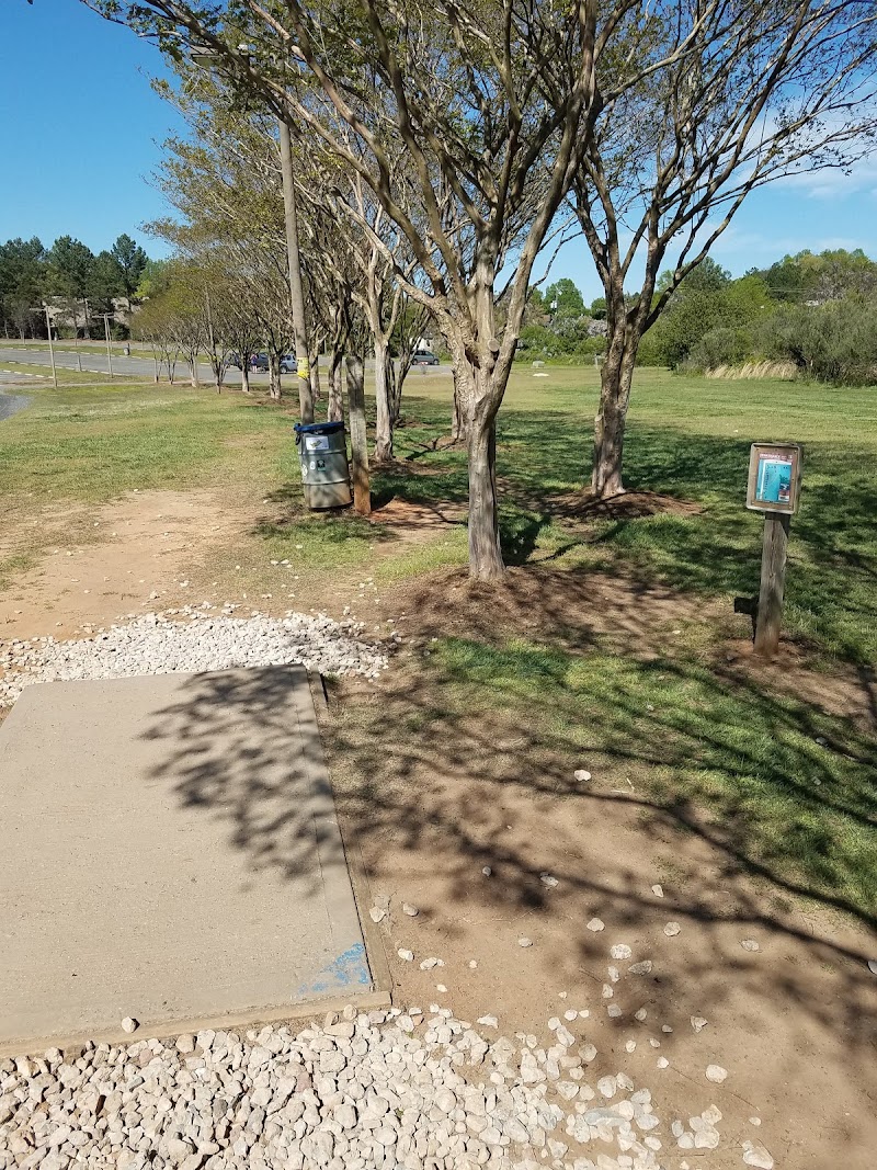 Renaissance Park Disc Golf Course - Red photo 2
