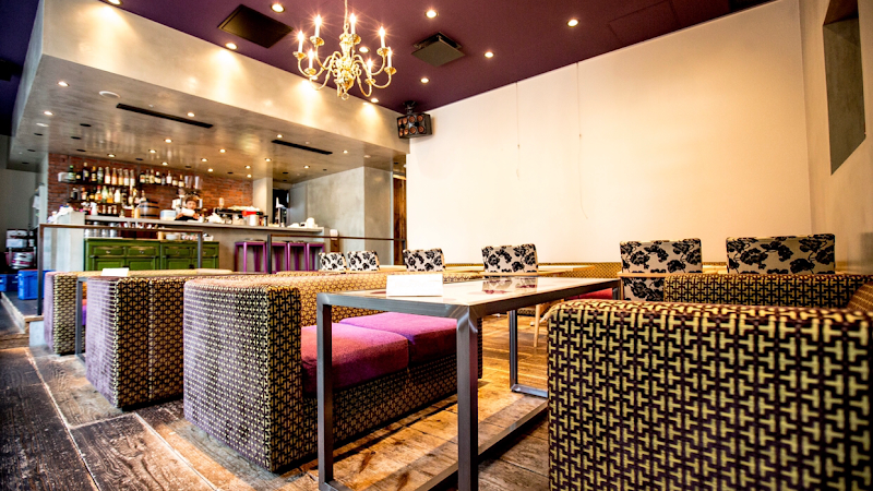 SUZUCAFE Ginzaの店内