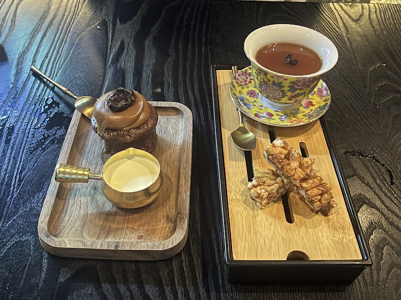 Mr.Tam Asian Fusion Restaurant - Dating, Modern, Dining, Sashimi, Sake, Whisky photo 7