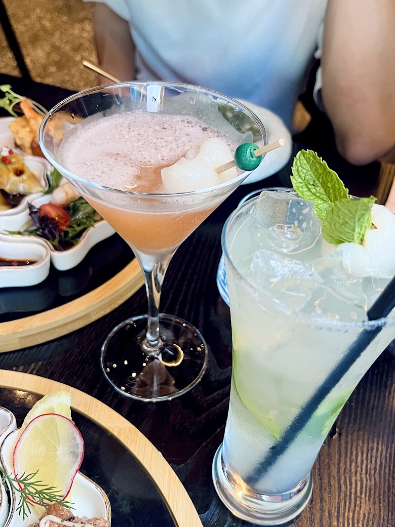 Mr.Tam Asian Fusion Restaurant - Dating, Modern, Dining, Sashimi, Sake, Whisky photo 6