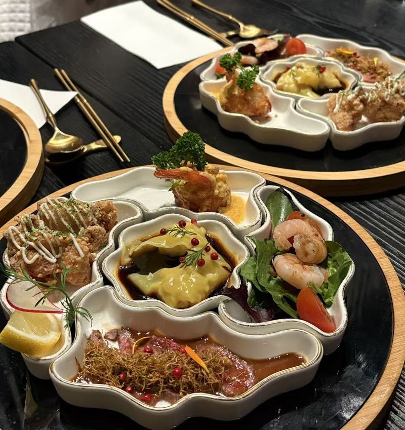 Mr.Tam Asian Fusion Restaurant - Dating, Modern, Dining, Sashimi, Sake, Whisky photo 3