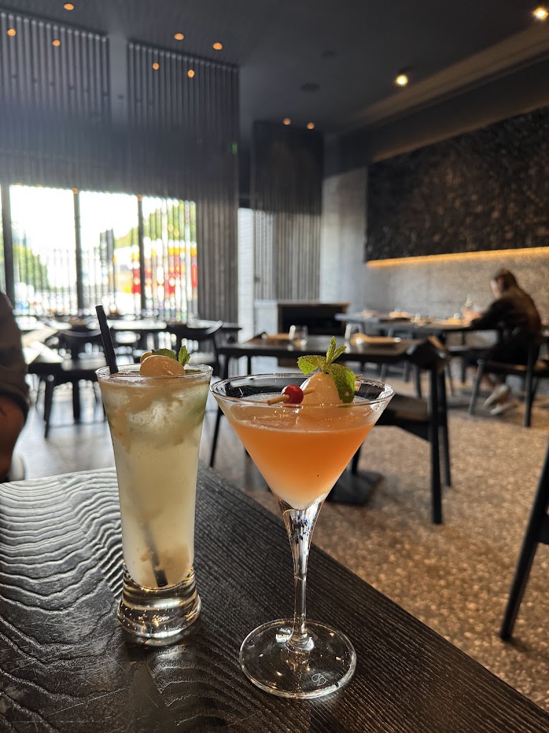 Mr.Tam Asian Fusion Restaurant - Dating, Modern, Dining, Sashimi, Sake, Whisky photo 8