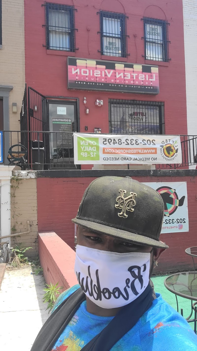 Video tour of Dispensary & Weed Delivery DC - Lifted Shop retail environment