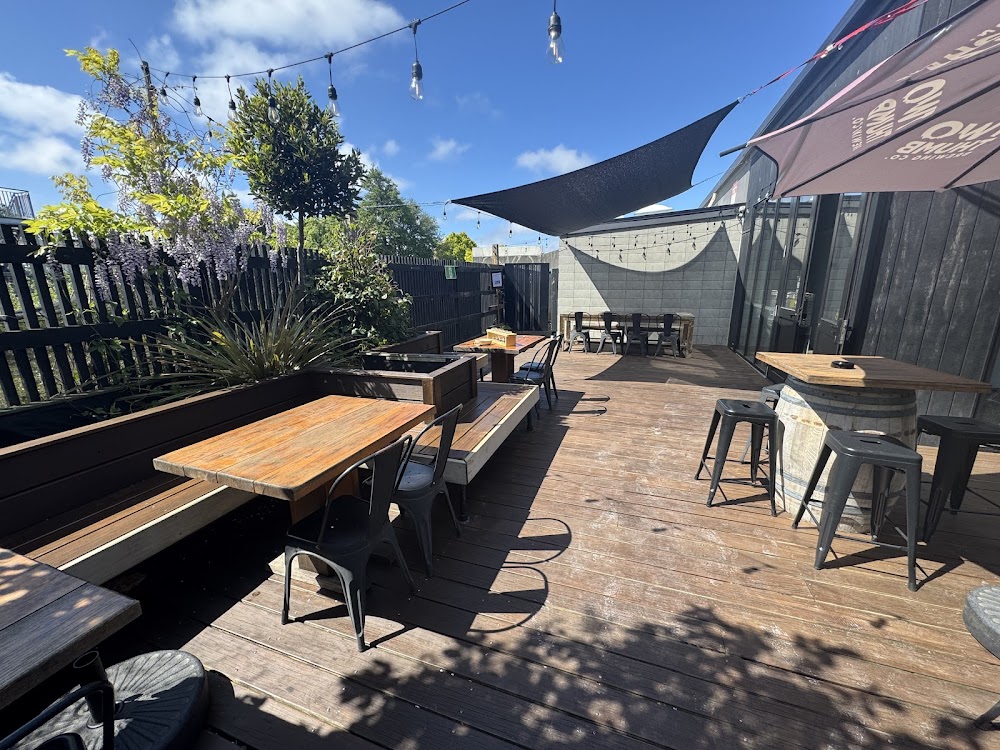 Two Thumb Brewing on Colombo