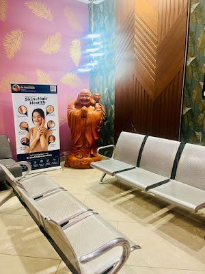 DR SHRUTI KOHLI, Female Dermatologist, Best Skin Specialist, Cosmetologist, Hair Doctor, Laser Skin Treatment in Faridabad - Image 3