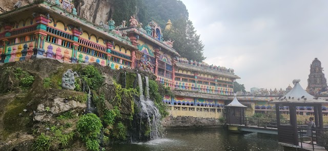SJK(T) BATU CAVES