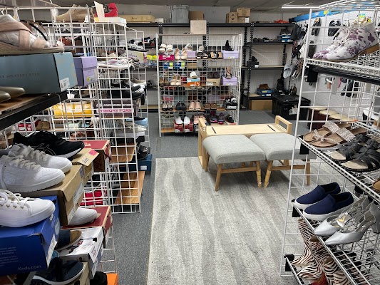 TRENDI ONLINE LIQUIDATION STORE photo