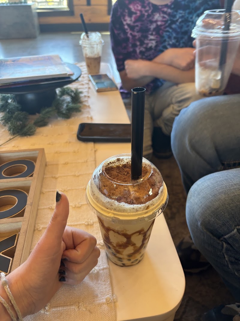 Tea and Rose Coffee and Boba Tea shop photo 3