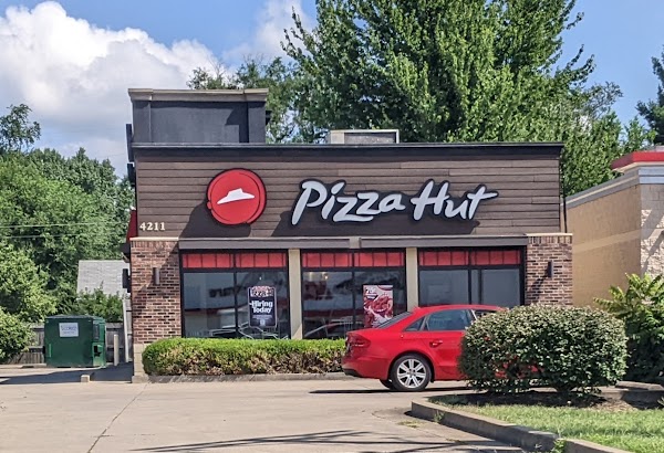 PIZZA HUT #036948 exterior