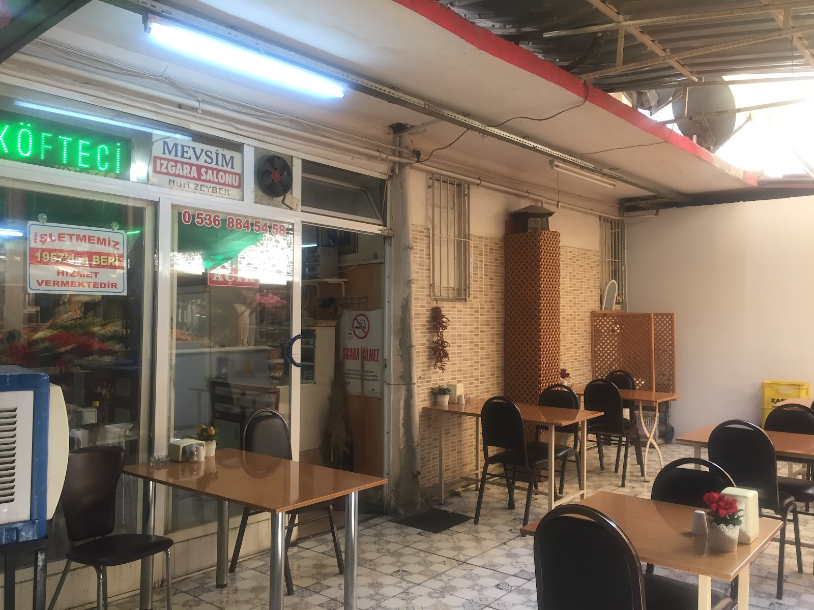 Mevsim Izgara Salonu mekanı