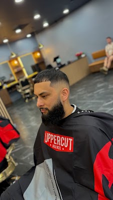 Luxuriate Barbershop(Walk-Ins-Only) photo 3