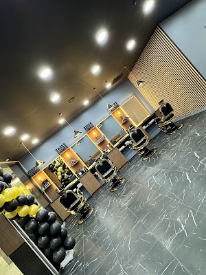 Luxuriate Barbershop(Walk-Ins-Only) photo 2