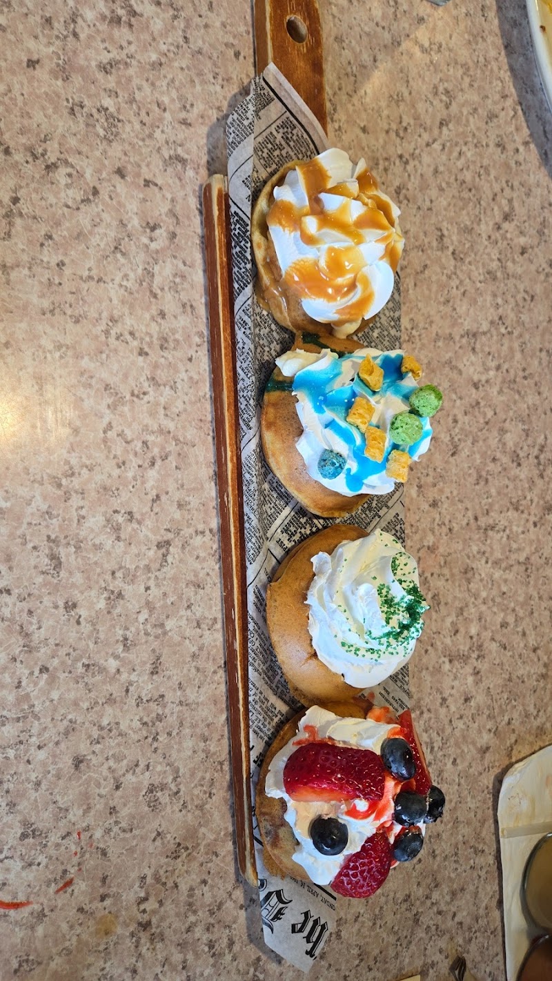 Sherwood Oaks Waffle Cafe photo 4