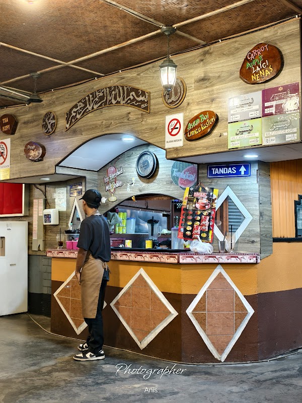 Kahfi Tomyam Seafood - Photo 1