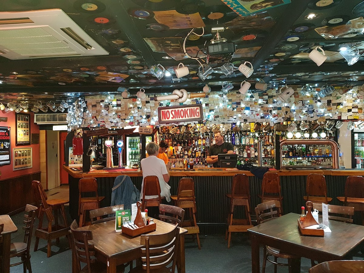 Olde's Restaurant — photo 3