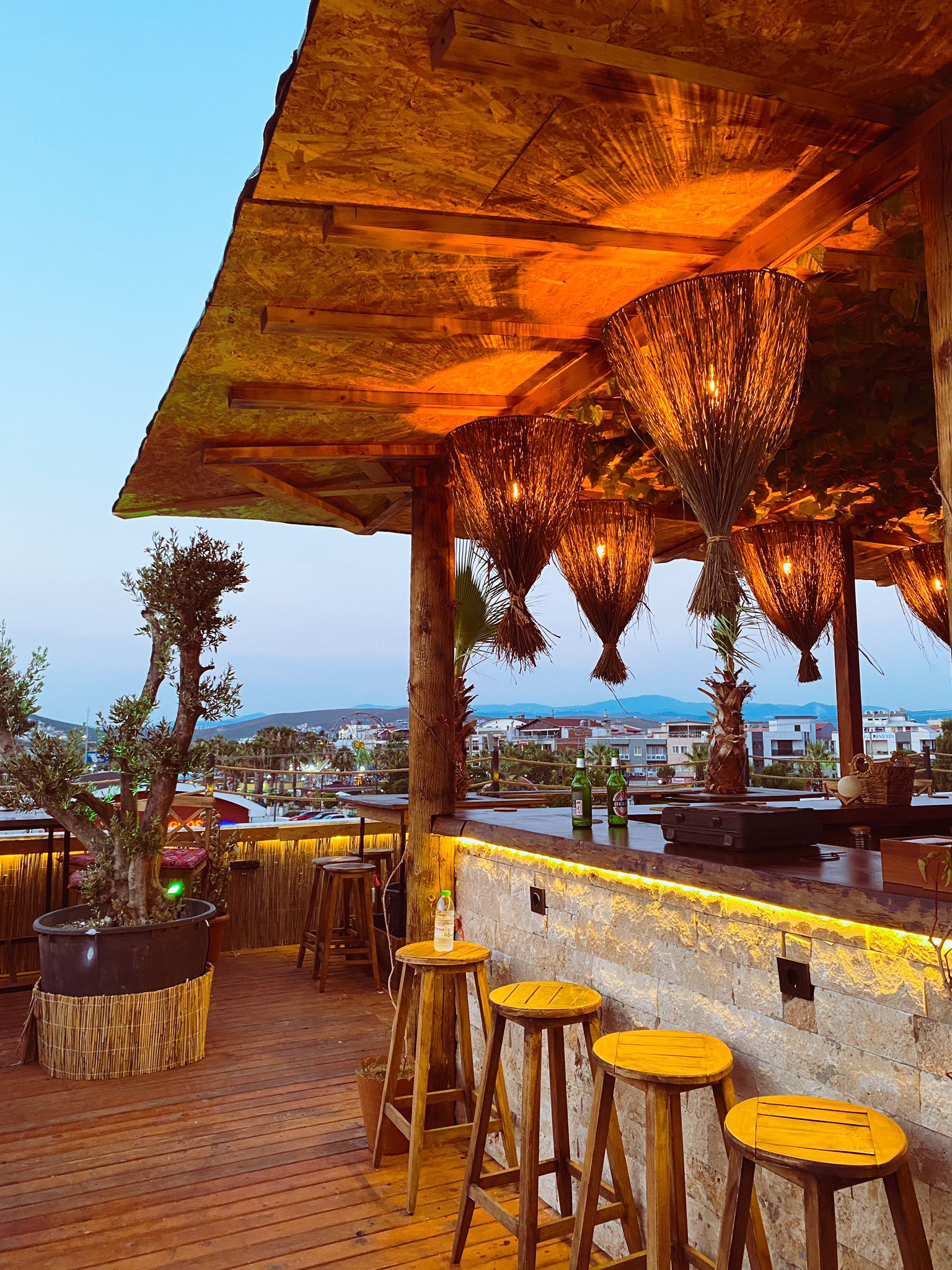 BOİS ROOF KAHVALTI & KOKTEYL BAR mekanı