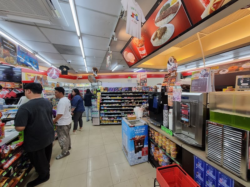 7-Eleven One Mckinley