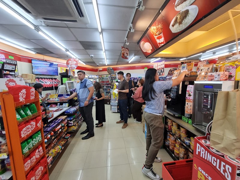 7-Eleven One Mckinley