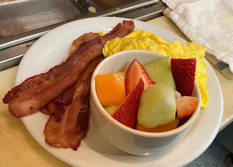 R J's Cafe & Bakery photo 2