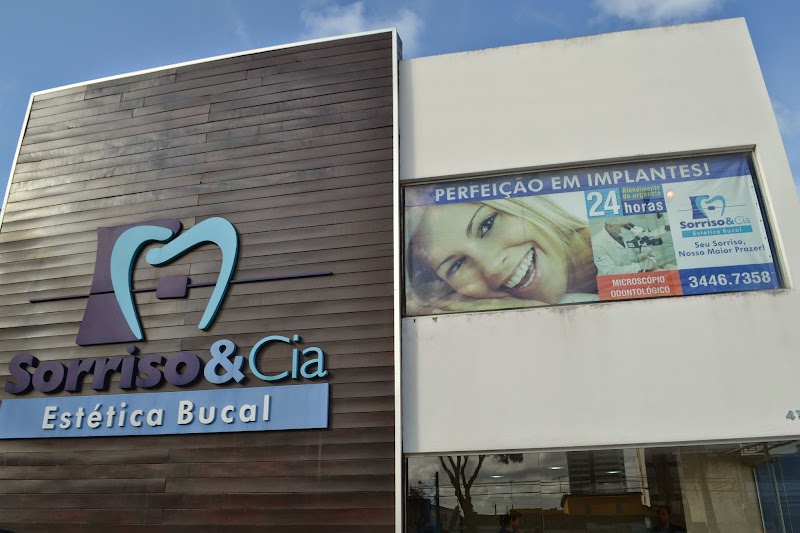 Sorriso & Cia - Dentistas e Urgência