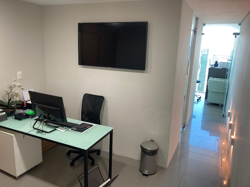 Sorriso & Cia - Dentistas e Urgência - foto 4