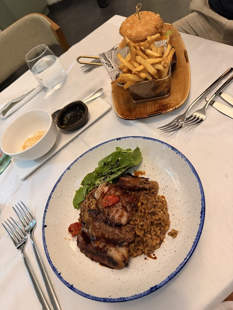 Ventanas Bar & Restaurant photo 5