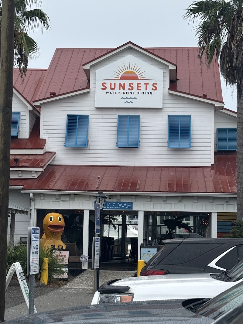 Sunsets Waterfont Dining- Downstairs photo 5